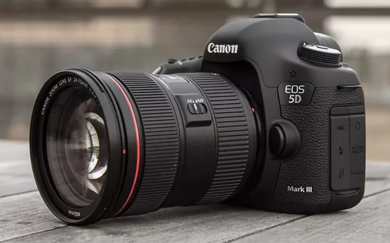 DSLR یا Digital Single Lens Reflex